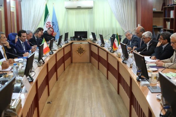 دیدار وزیر علوم با هیات ایتالیایی