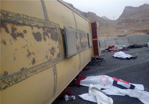 اتوبوس دانشجویان دانشگاه آزاد نجف آباد