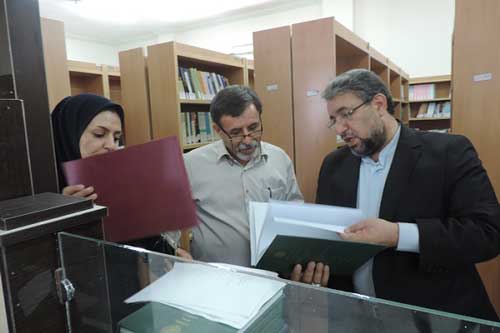 بازدید کریم نجفی برزگر از پیام نور قشم