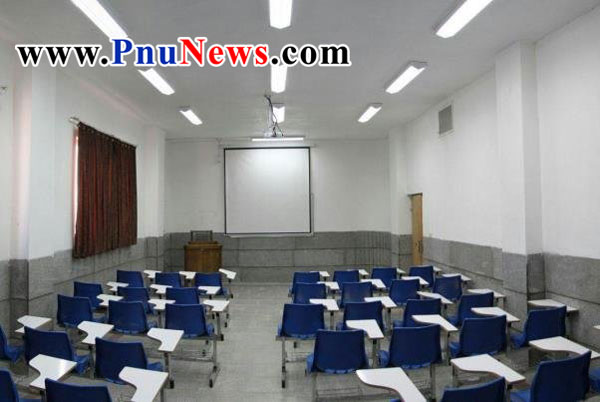 کلاس خالی دانشگاه غیر انتفاعی
